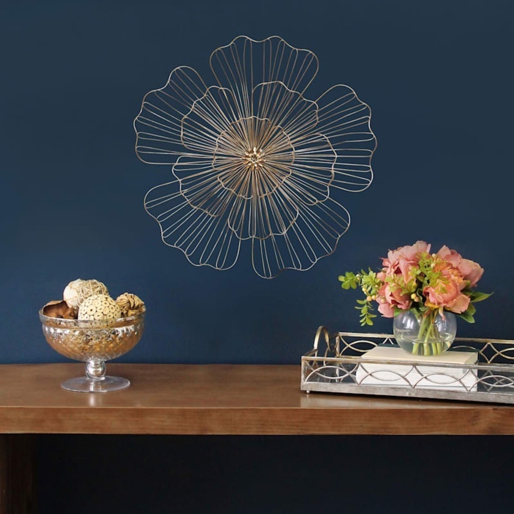 Classic Art 23in. Gold Wire Flower Wall Decor